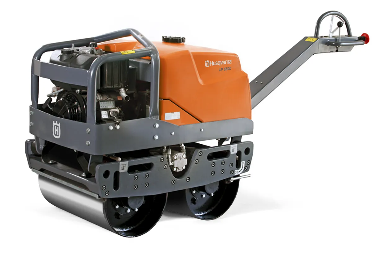 Rolo compactador duplo (tandem) — Husqvarna LP 6500 — locação CLM MS